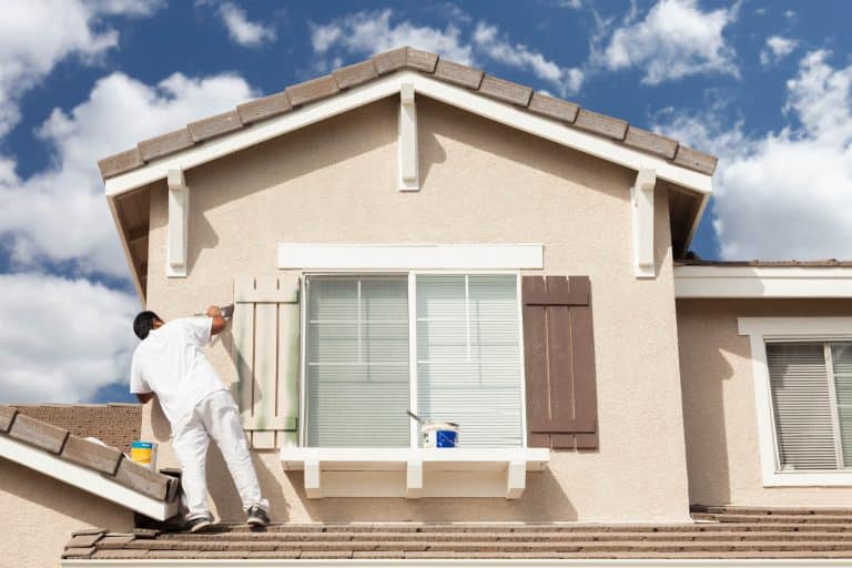 painting contractor painting house exterior