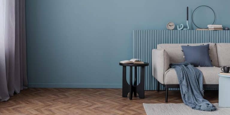 Living room with blue wall - TurnKey Painter
